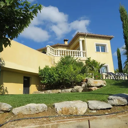 La Maison Jaune Villa