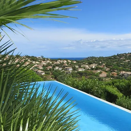La Maison Jaune Villa