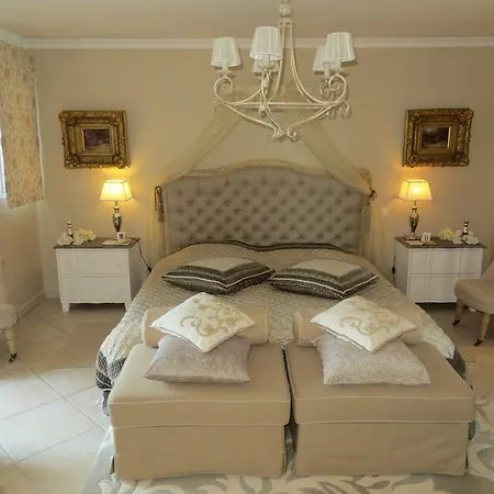 La Maison Jaune Villa *